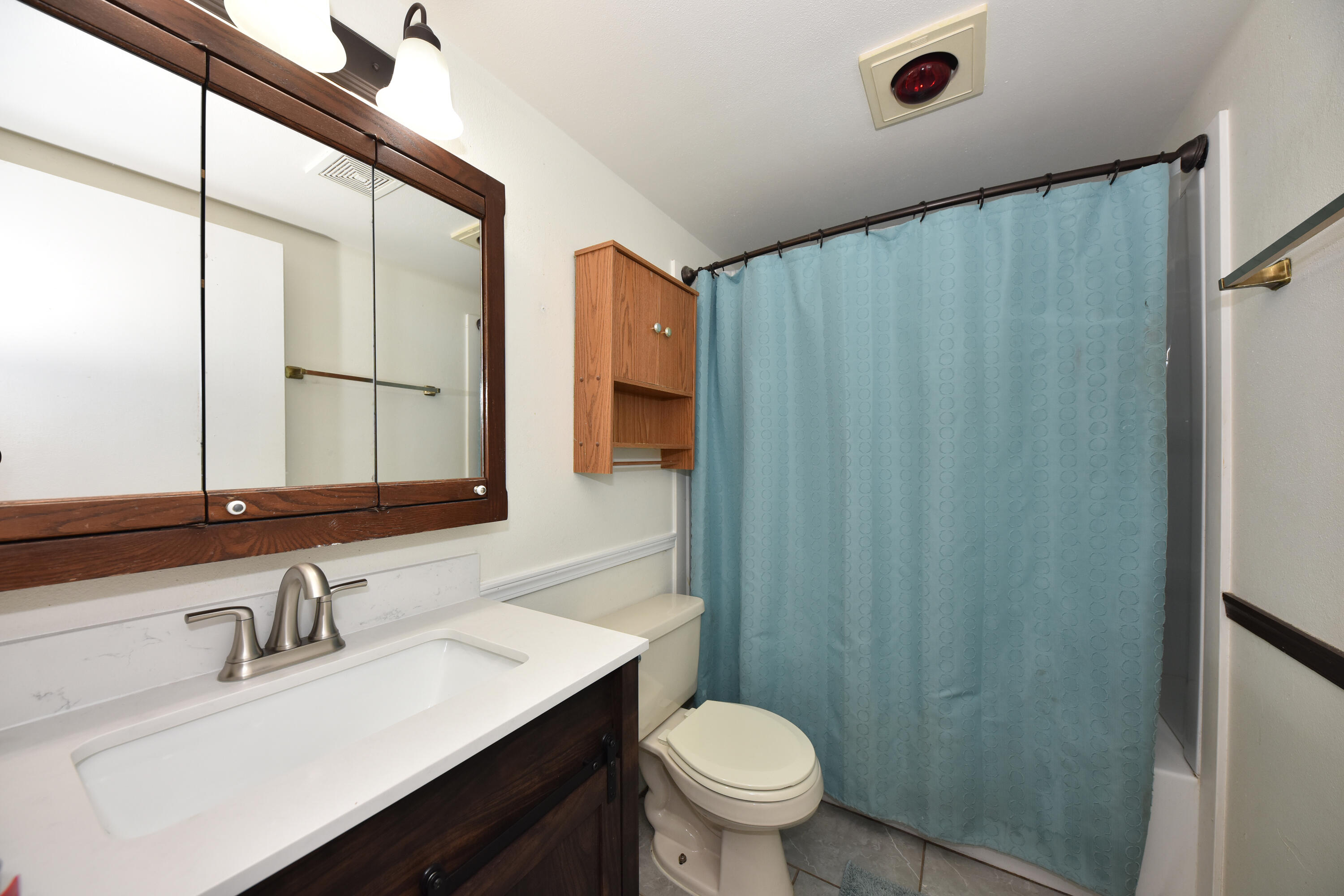 10156 South Nicholson Road Oak Creek, WI 53154 - Photo 16 of 37 19