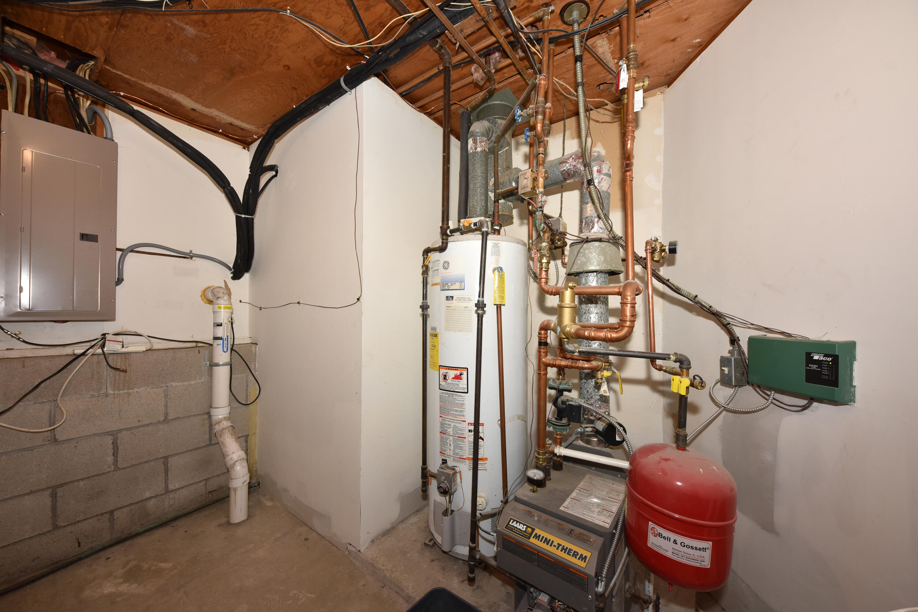 10156 South Nicholson Road Oak Creek, WI 53154 - Photo 26 of 37 29