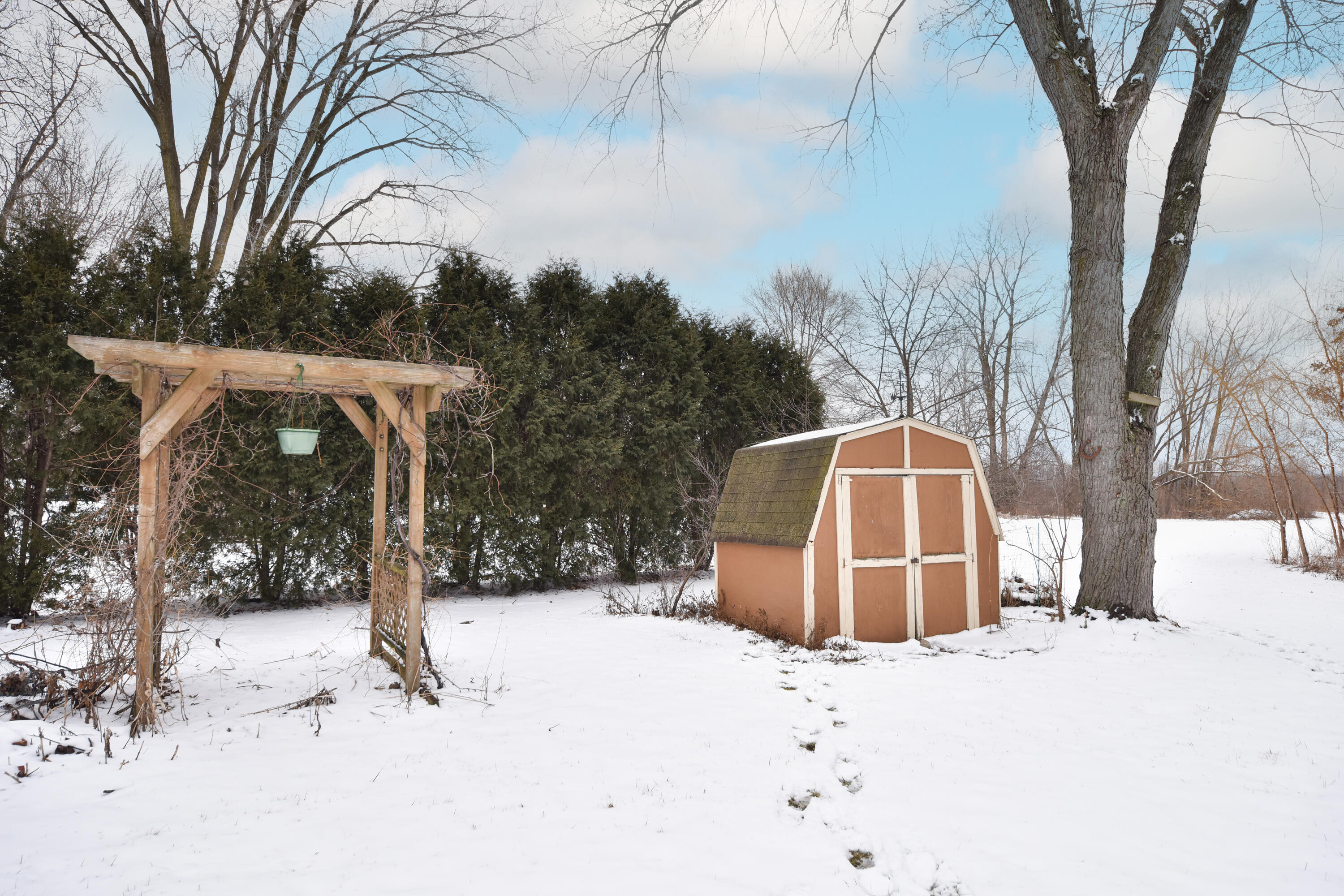 10156 South Nicholson Road Oak Creek, WI 53154 - Photo 29 of 37 32