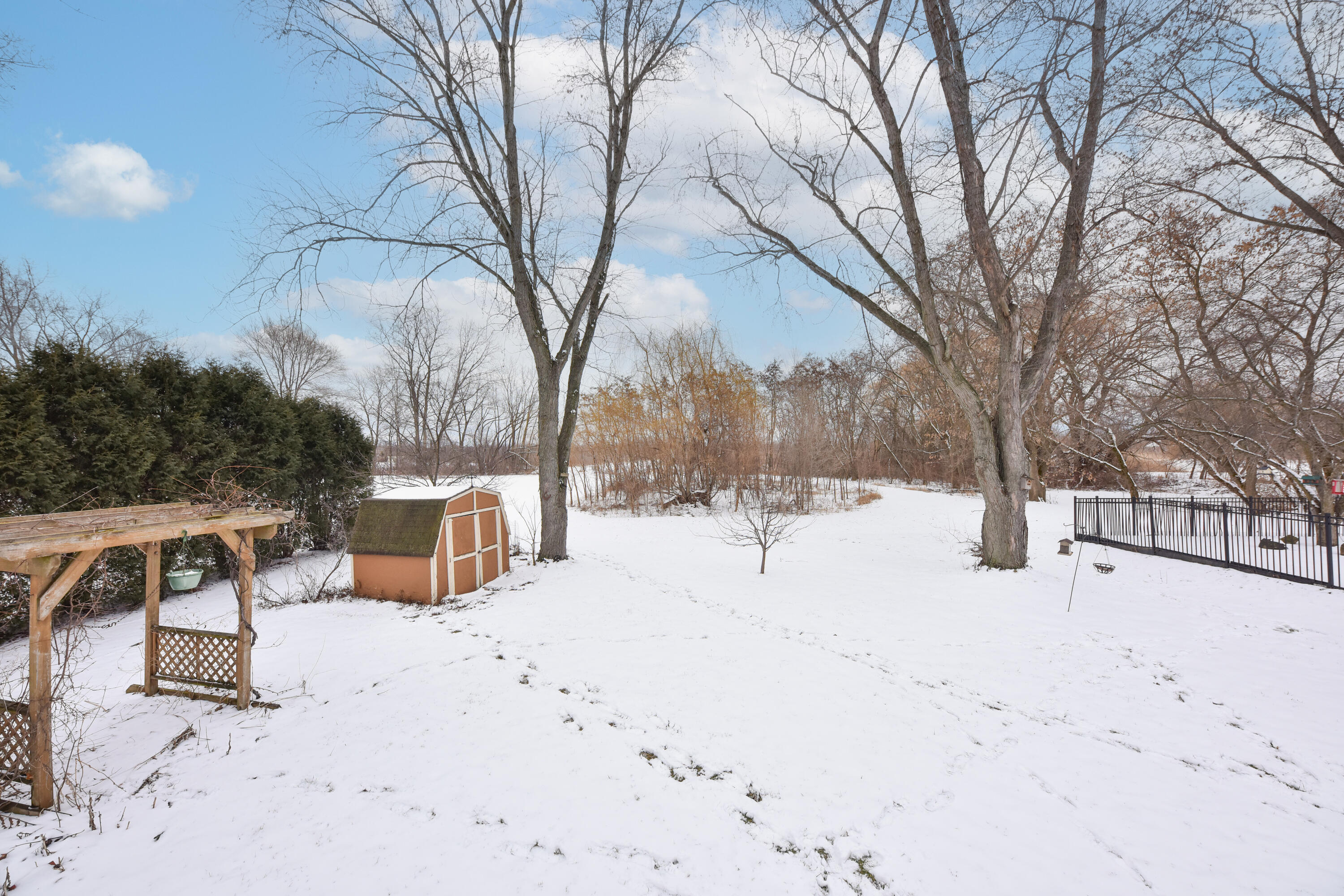 10156 South Nicholson Road Oak Creek, WI 53154 - Photo 36 of 37 39