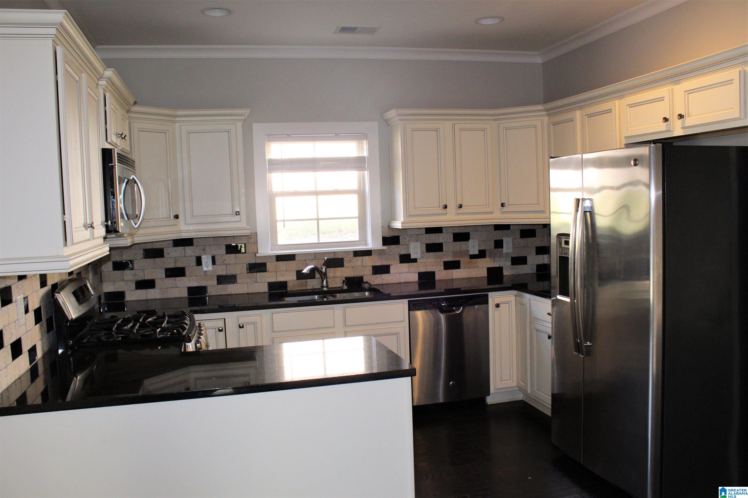830 Bainbridge Way Birmingham, AL 35210 - Photo 4 of 9