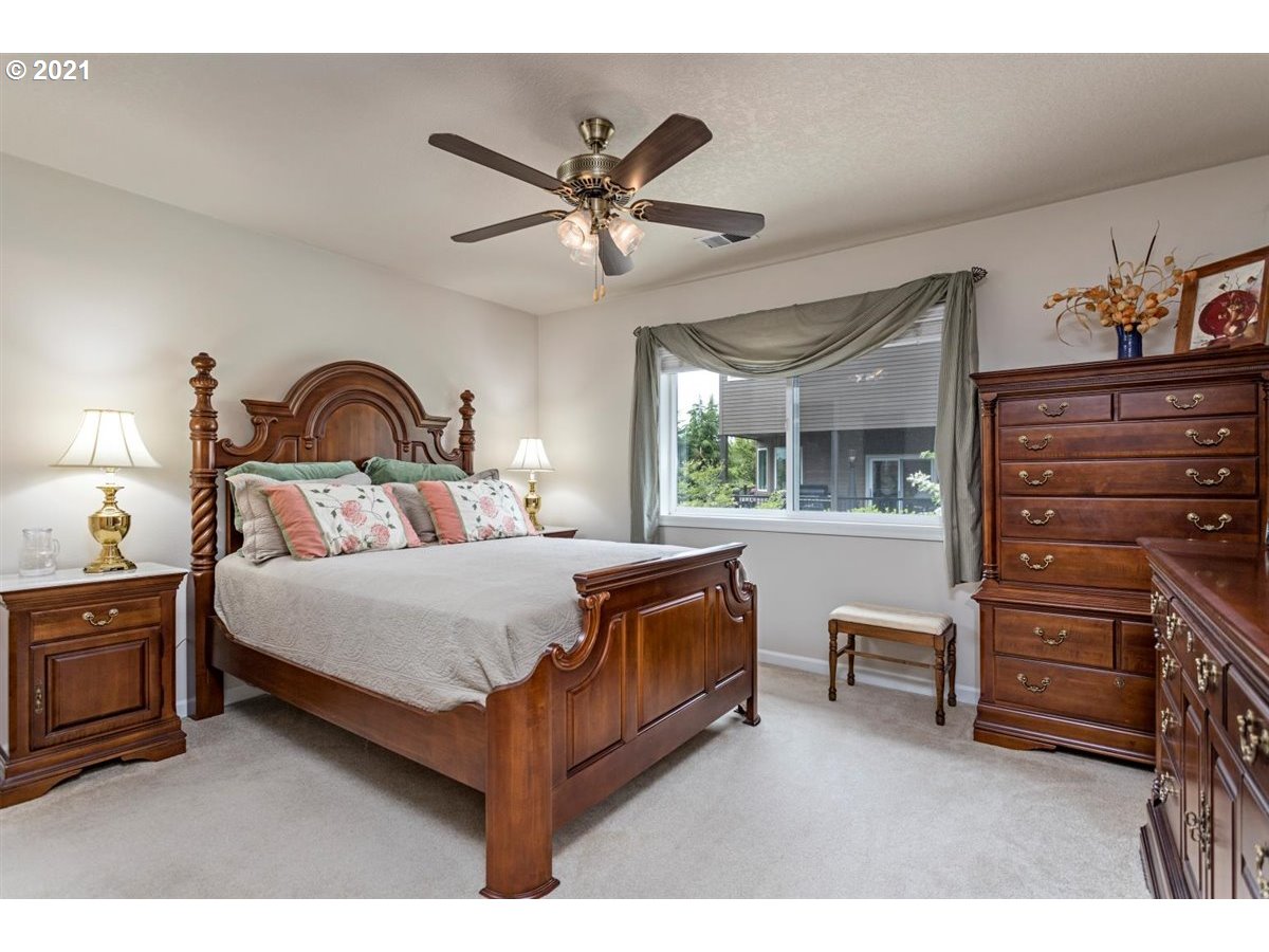11799 Southwest Aspen Ridge Drive Tigard, OR 97224 - Photo 23 of 32 Bedroom