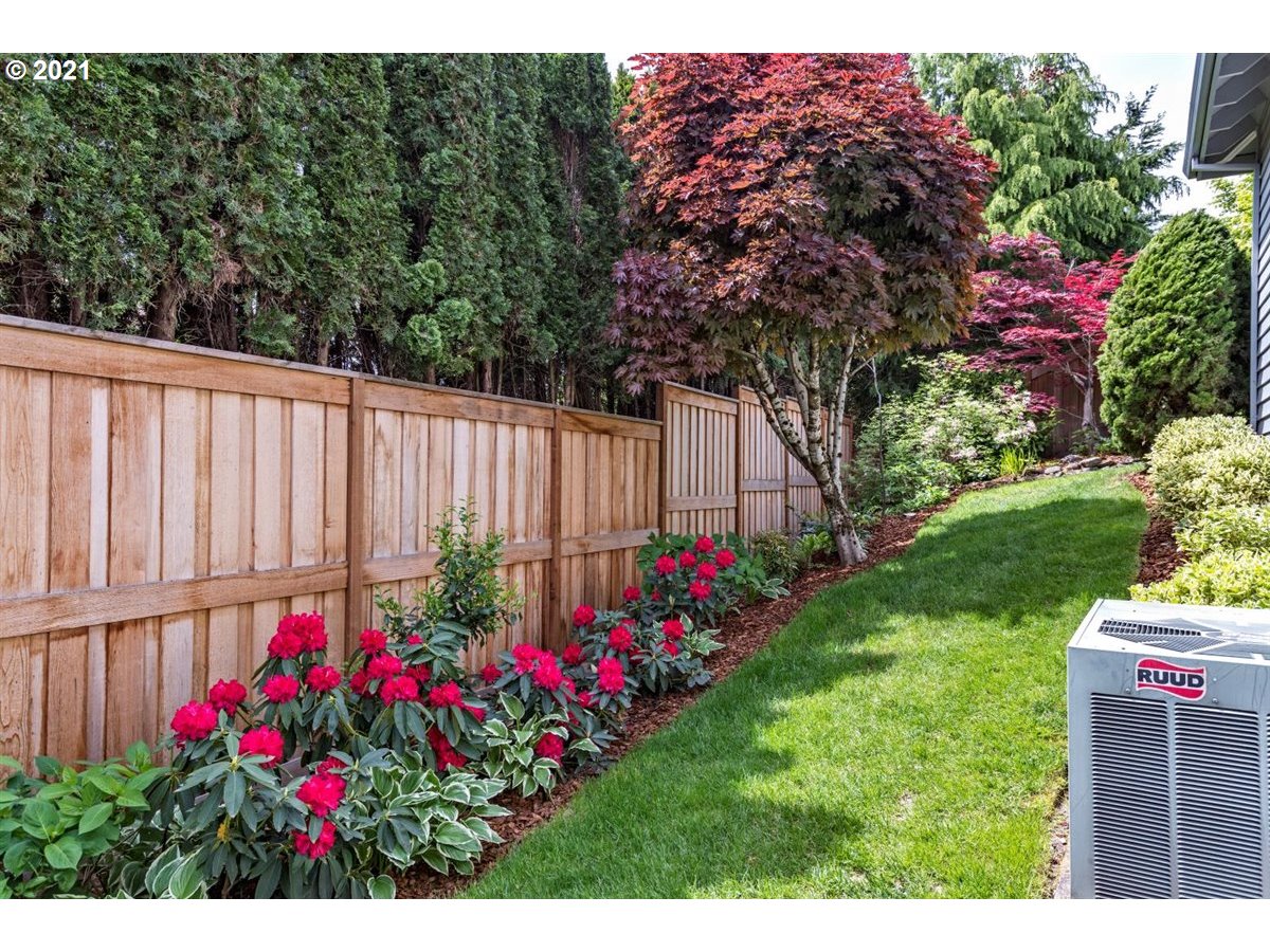 11799 Southwest Aspen Ridge Drive Tigard, OR 97224 - Photo 30 of 32 Backyard
