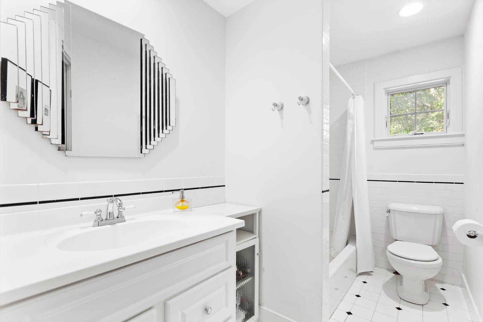 25 Old Sag Harbor Road Bridgehampton, NY 11963 - Photo 14 of 16 Gallery Image 14