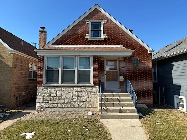 $299,500 | 2922 North Natchez Avenue, Chicago, IL 60634
