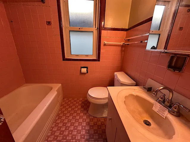 $299,500 | 2922 North Natchez Avenue, Chicago, IL 60634