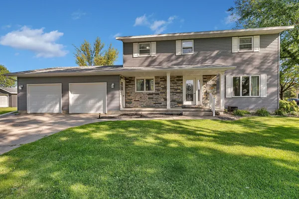 $250,000 | 706 7th Avenue Northwest, Clara City, MN 56222