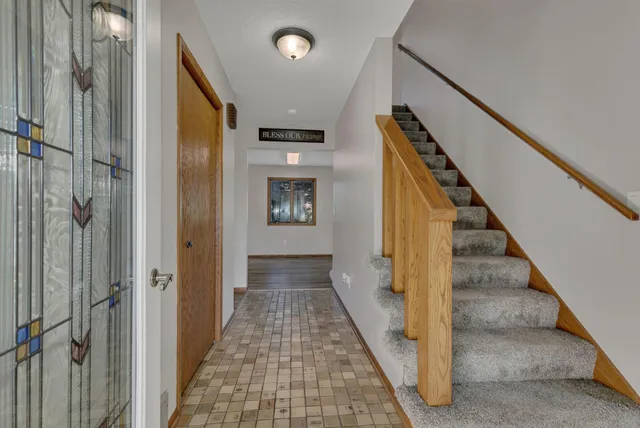 $260,000 | 706 7th Avenue Northwest, Clara City, MN 56222