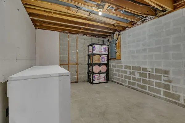 $250,000 | 706 7th Avenue Northwest, Clara City, MN 56222