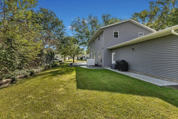 $250,000 | 706 7th Avenue Northwest, Clara City, MN 56222