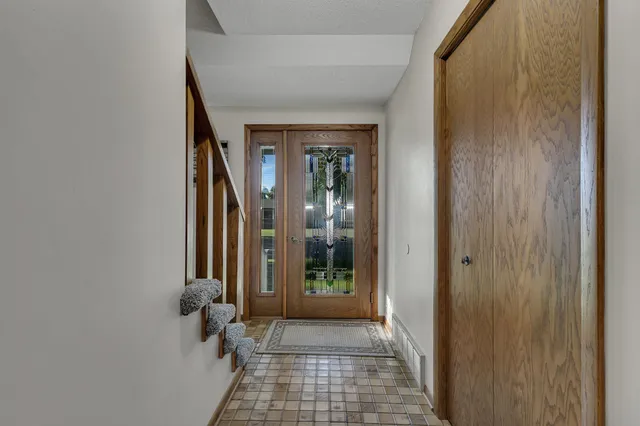 $260,000 | 706 7th Avenue Northwest, Clara City, MN 56222