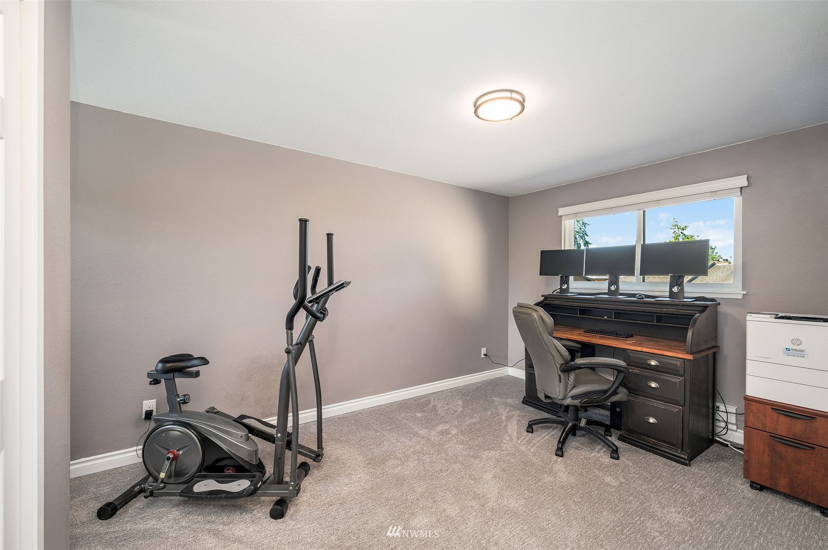 1603 Eagle Ridge Drive South, Unit D4 Renton, WA 98055 - Photo 18 of 30 a view of a room with gym equipment