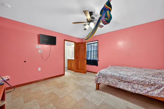 $280,000 | 403 White Street, Madisonville, TX 77864