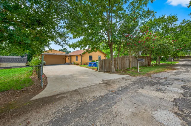 $280,000 | 403 White Street, Madisonville, TX 77864