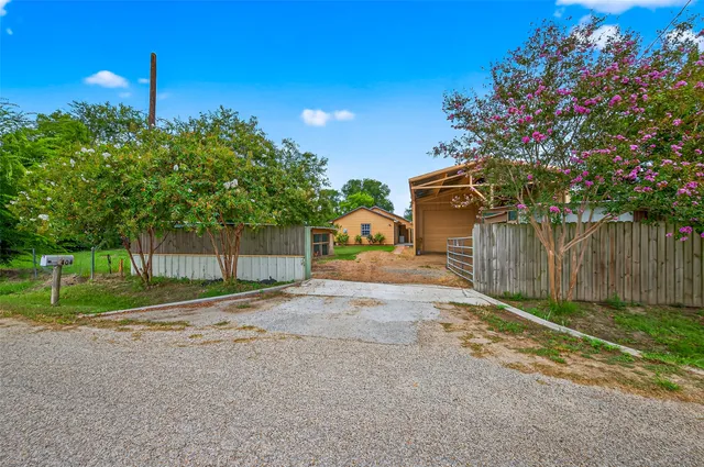 $280,000 | 403 White Street, Madisonville, TX 77864