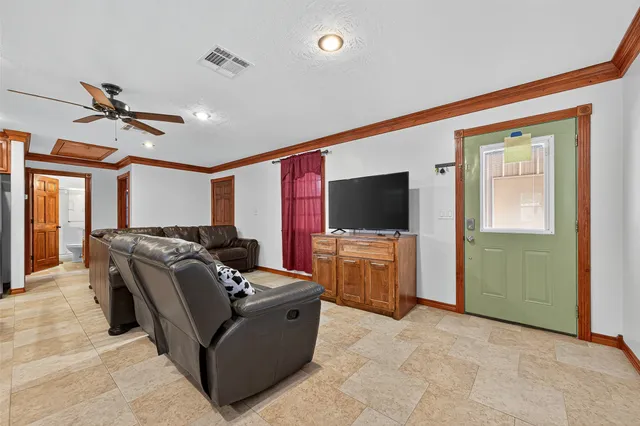 $280,000 | 403 White Street, Madisonville, TX 77864