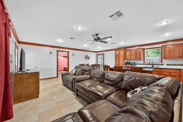 $280,000 | 403 White Street, Madisonville, TX 77864