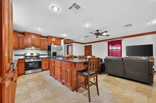 $280,000 | 403 White Street, Madisonville, TX 77864