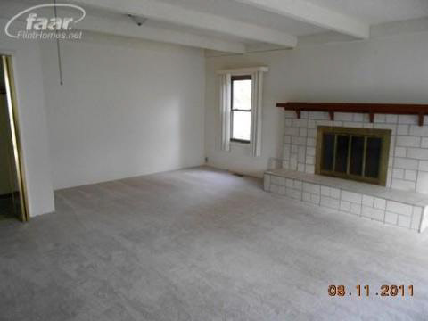 263 Chippewa Road Pontiac, MI 48341 - Photo 5 of 10 20144794-4.JPG