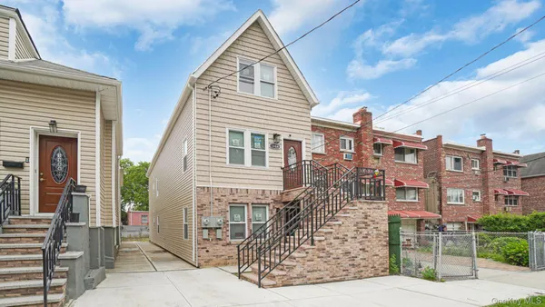$1,099,000 | 3964 Duryea Avenue | Edenwald