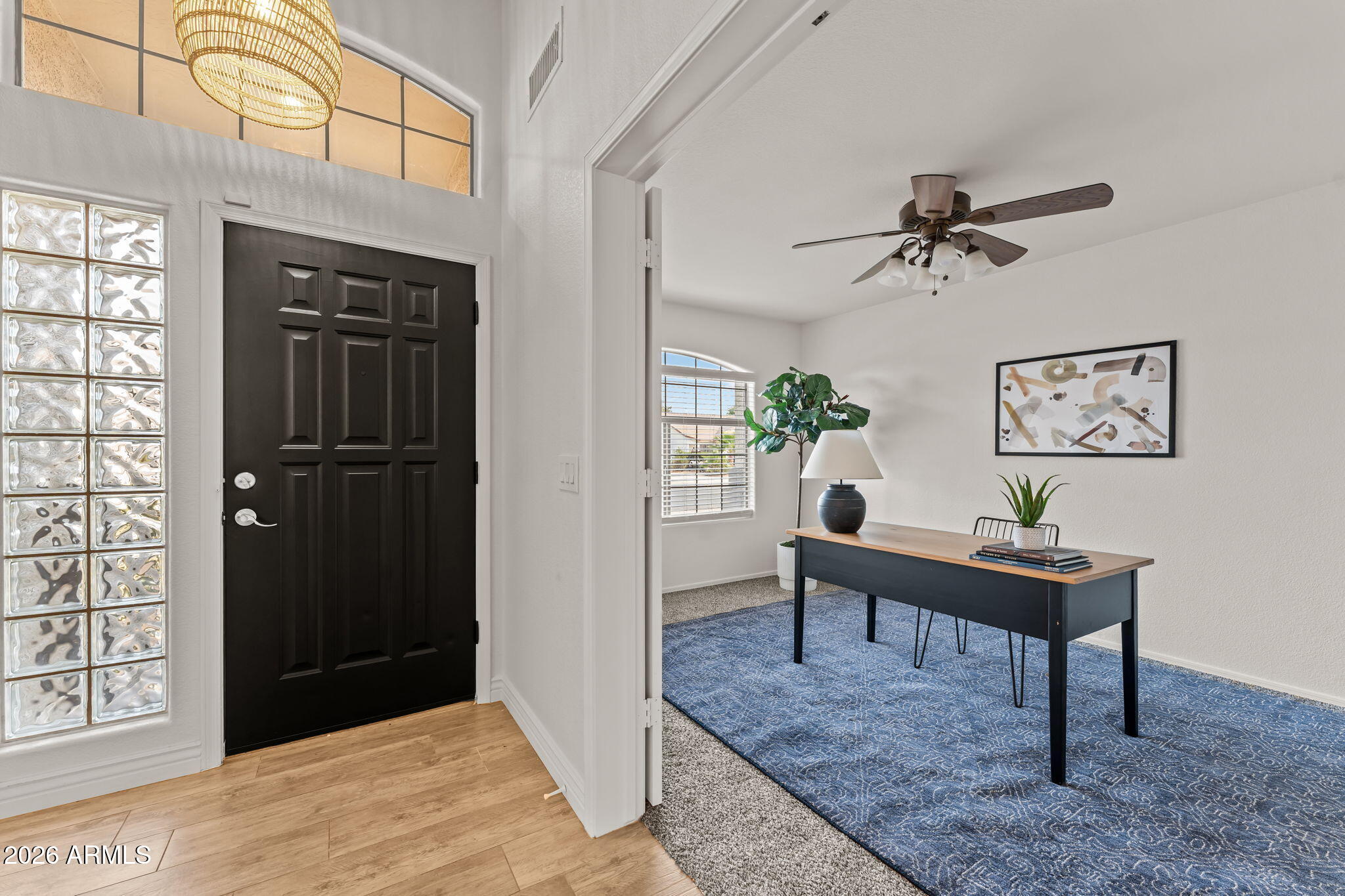 2132 East Smoke Tree Road Gilbert, AZ 85296 - Photo 6 of 32 05_entry-foyer