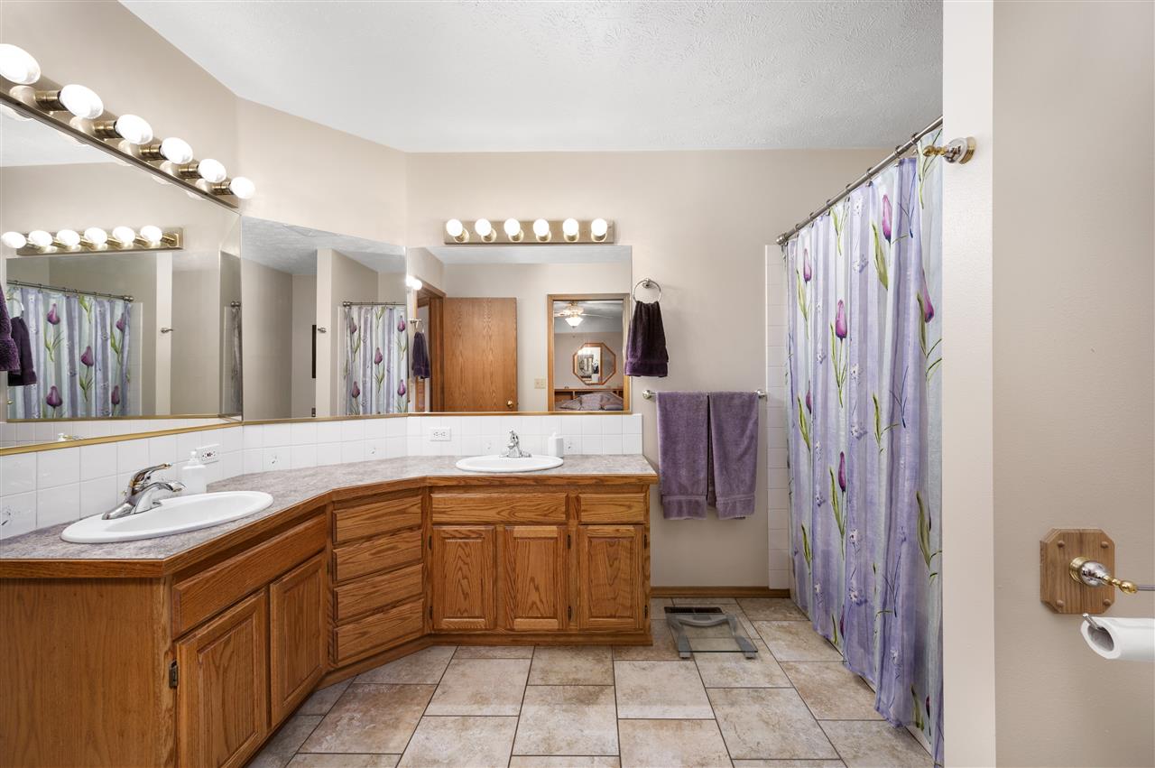212 West Chattaroy Road Colbert, WA 99005 - Photo 12 of 31