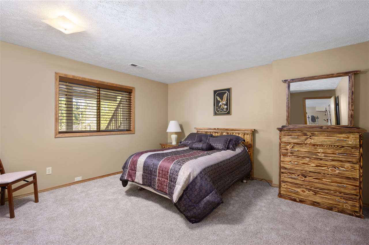 212 West Chattaroy Road Colbert, WA 99005 - Photo 19 of 31