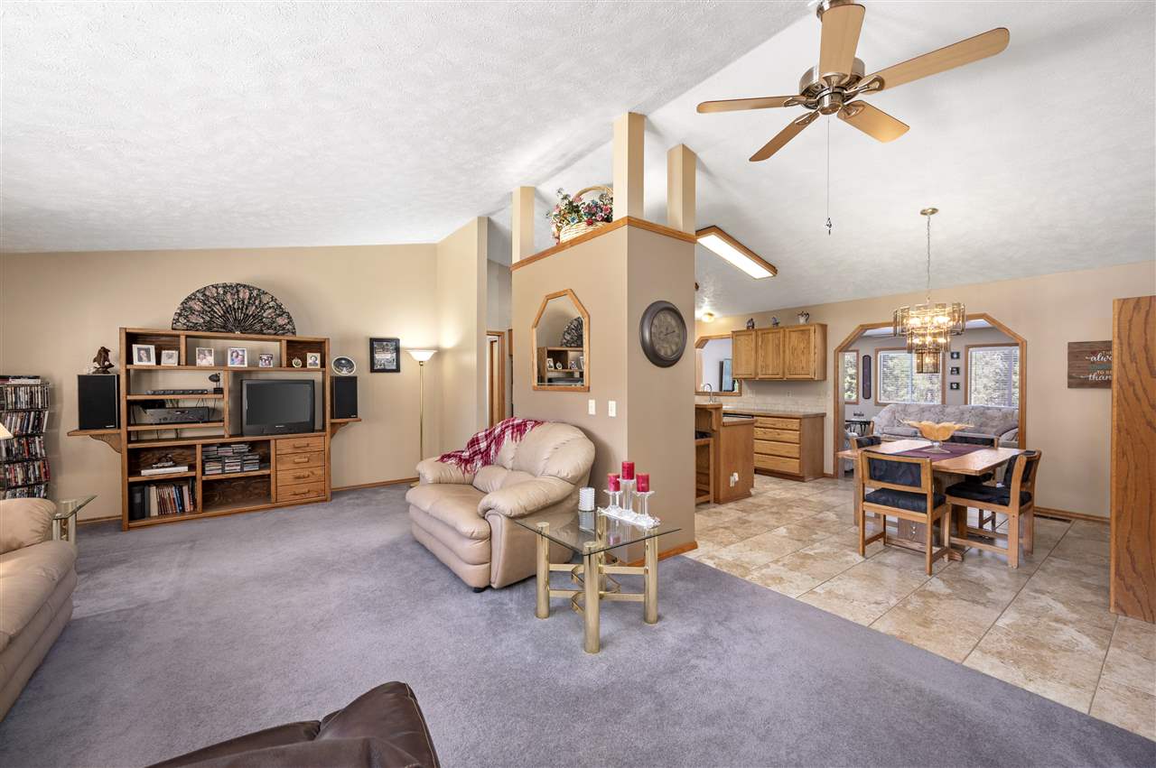 212 West Chattaroy Road Colbert, WA 99005 - Photo 4 of 31
