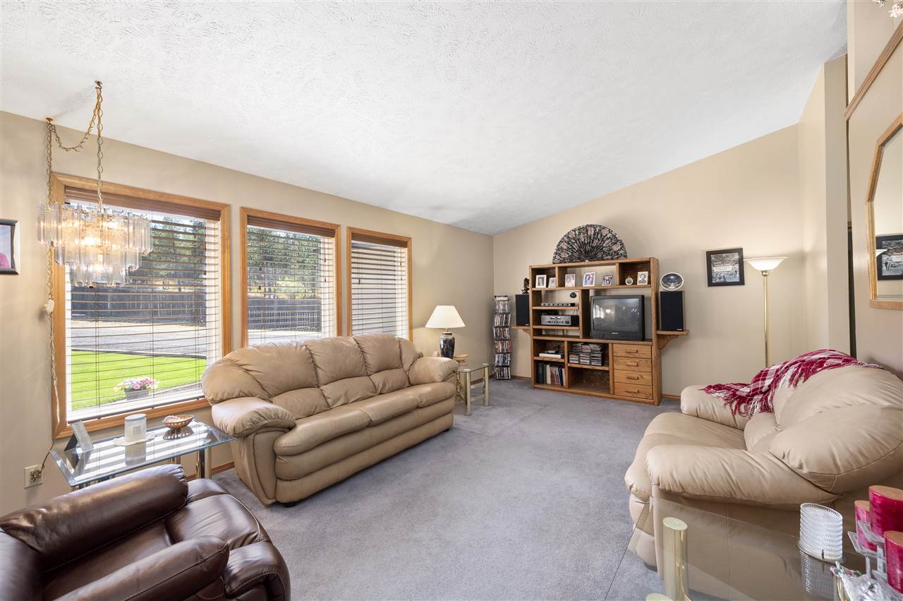 212 West Chattaroy Road Colbert, WA 99005 - Photo 5 of 31