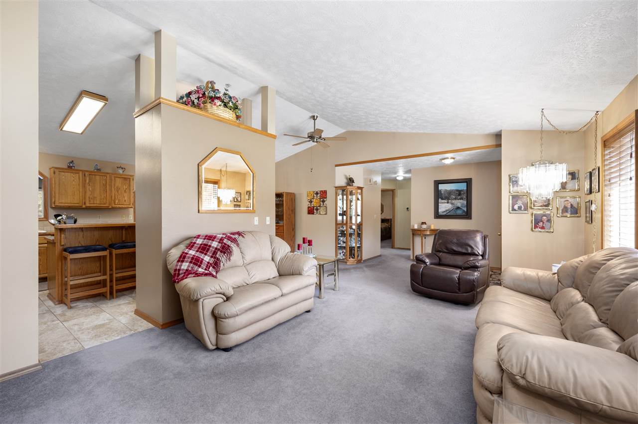 212 West Chattaroy Road Colbert, WA 99005 - Photo 6 of 31