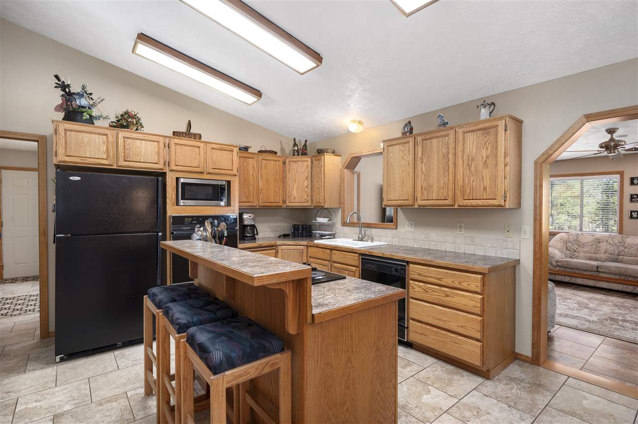 212 West Chattaroy Road Colbert, WA 99005 - Photo 8 of 31