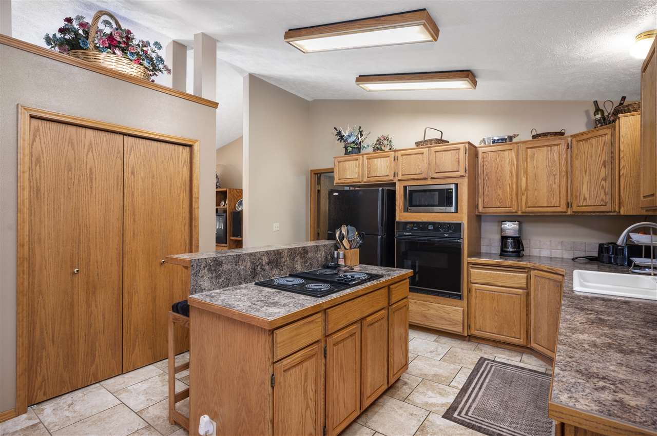 212 West Chattaroy Road Colbert, WA 99005 - Photo 9 of 31