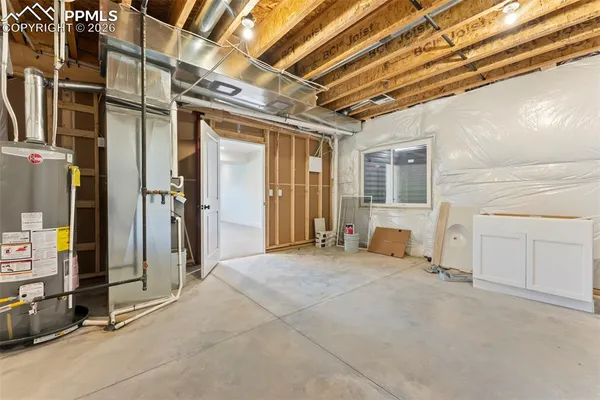 a view of a hallway with closet