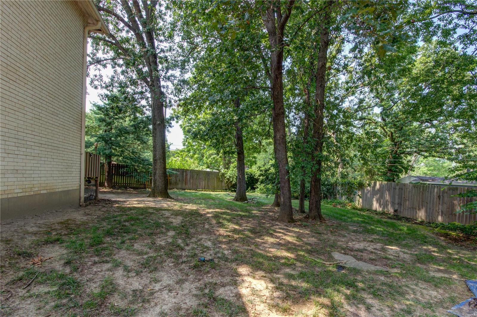 869 Portsdown Road Ballwin, MO 63011 - Photo 20 of 22 Gallery Image 20
