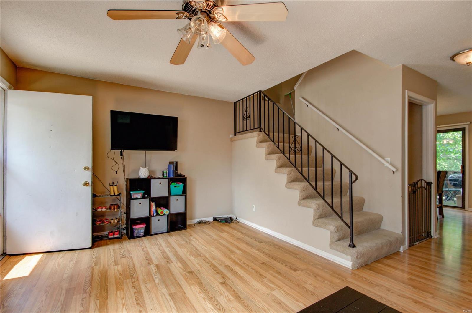 869 Portsdown Road Ballwin, MO 63011 - Photo 7 of 22 Gallery Image 7