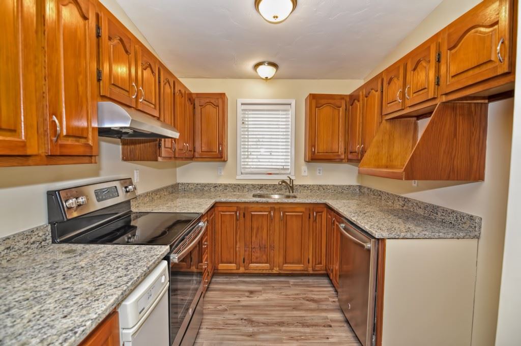 284 N Road Deering, NH 03244 - Photo 3 of 12