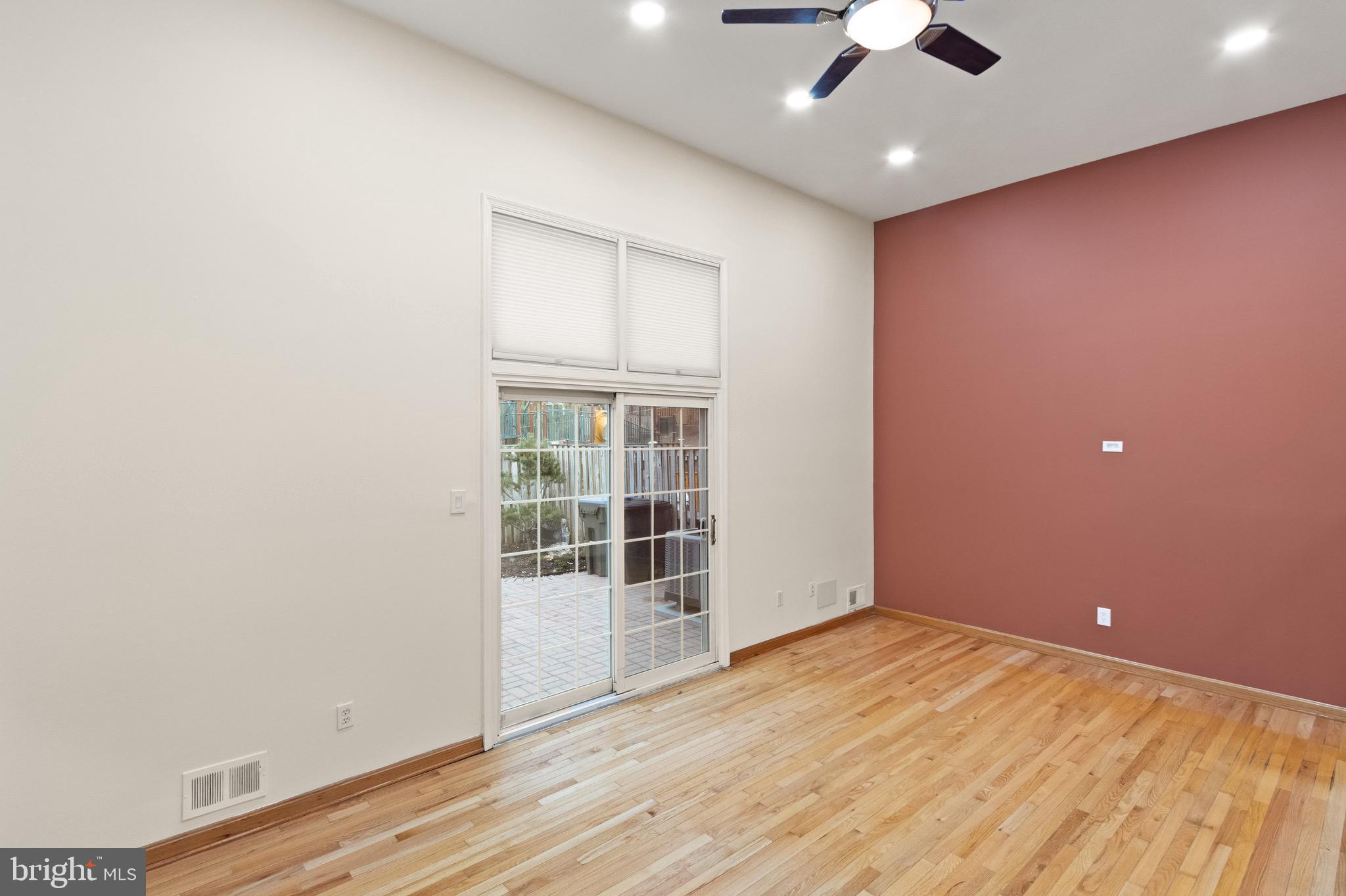 2410 Alsop Court Reston, VA 20191 - Photo 13 of 39