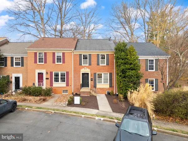 $3,250 | 2410 Alsop Court, Reston, VA 20191