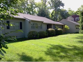 1203 Ridgeway Road Johnson City, TN 37601 - Photo 2 of 24 BEAUTIFUL LEVEL MANICURED YARD