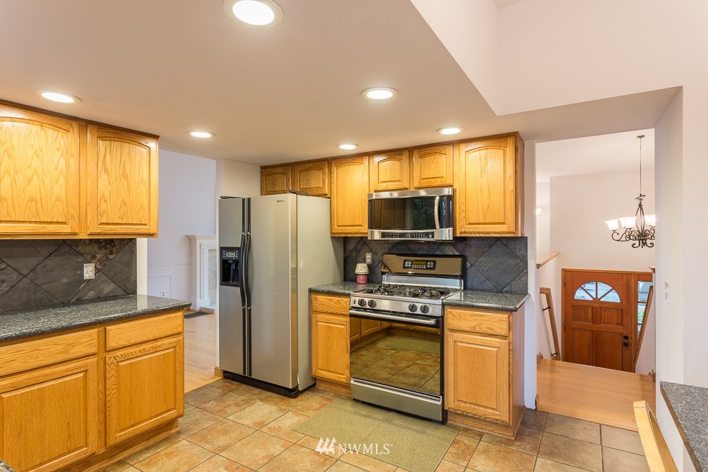 2429 170th Street Southeast Bothell, WA 98012 - Photo 2 of 24
