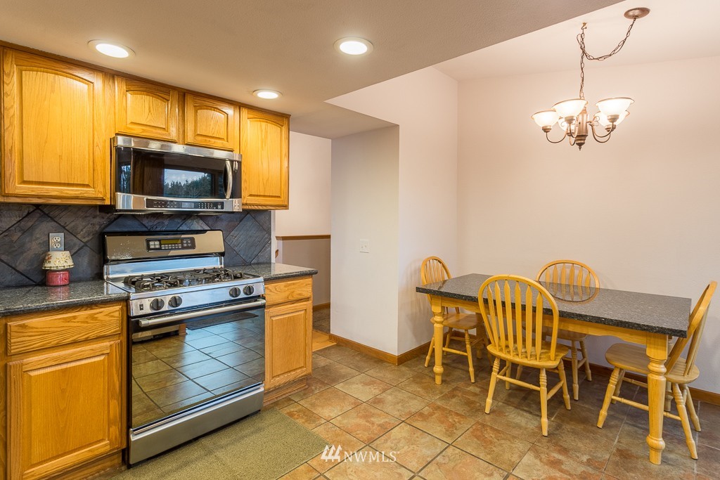 2429 170th Street Southeast Bothell, WA 98012 - Photo 4 of 24