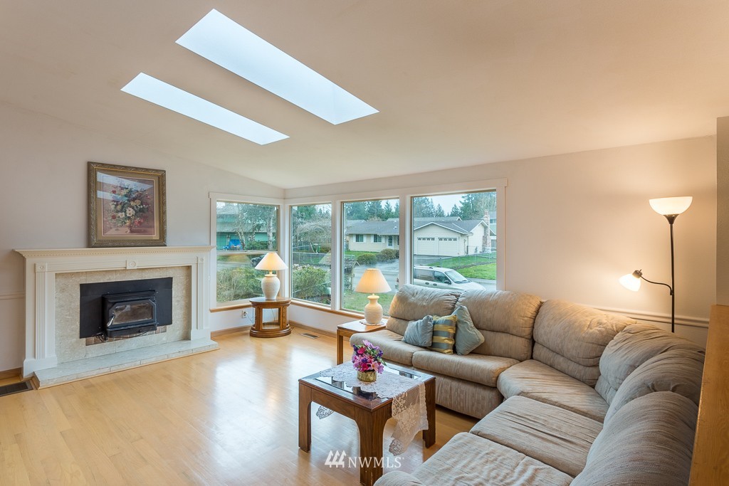 2429 170th Street Southeast Bothell, WA 98012 - Photo 6 of 24