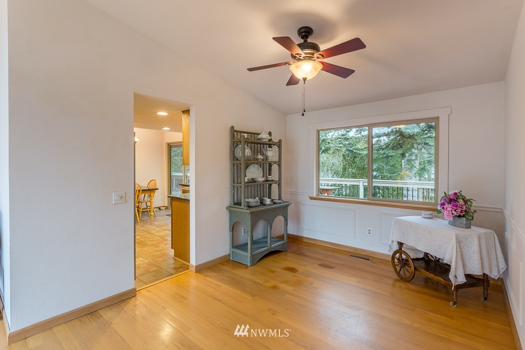 2429 170th Street Southeast Bothell, WA 98012 - Photo 7 of 24