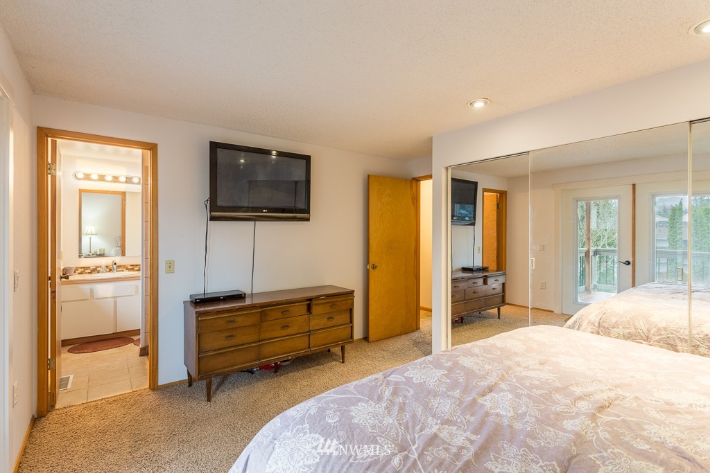 2429 170th Street Southeast Bothell, WA 98012 - Photo 8 of 24