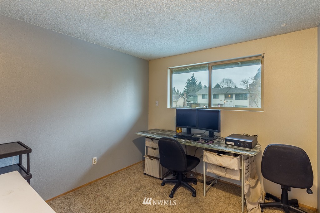 2429 170th Street Southeast Bothell, WA 98012 - Photo 10 of 24