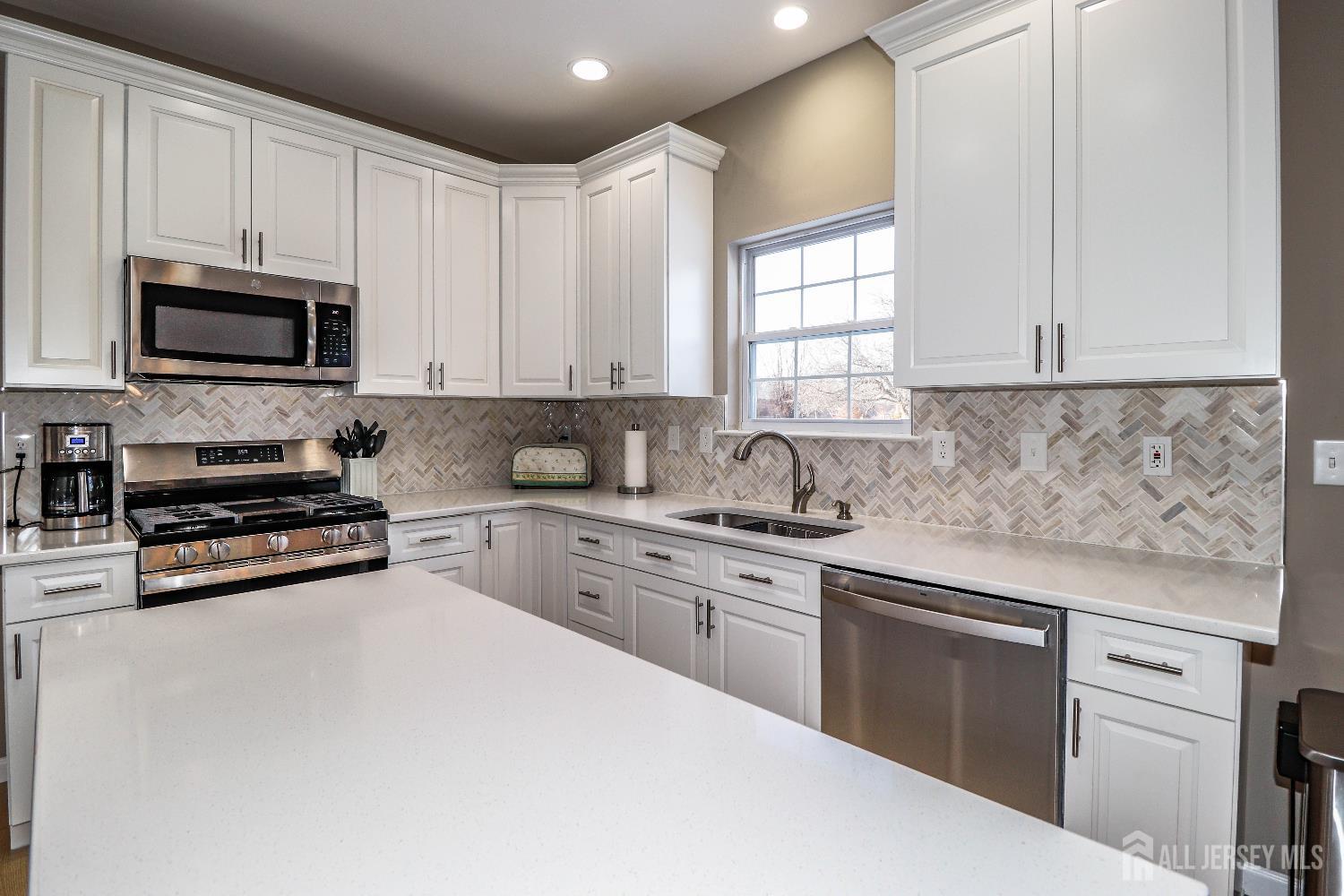 6 Bering Way Somerset, NJ 08873 - Photo 20 of 45