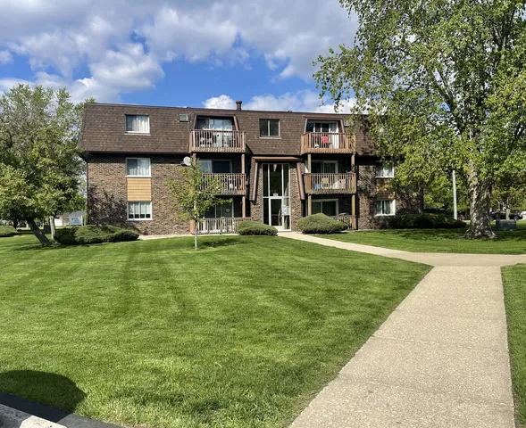 $159,700 | 19380 Wolf Road, Unit 5, Mokena, IL 60448