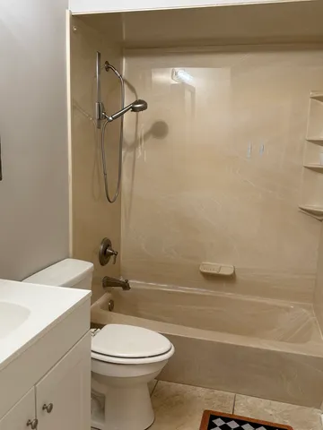 $159,700 | 19380 Wolf Road, Unit 5, Mokena, IL 60448