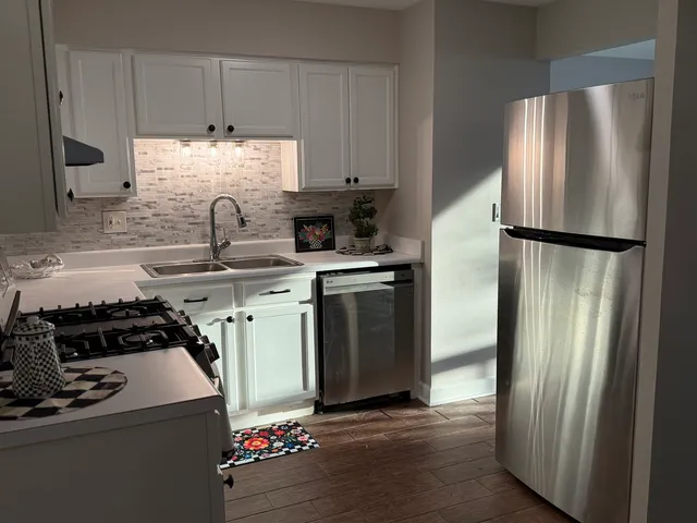 $159,700 | 19380 Wolf Road, Unit 5, Mokena, IL 60448