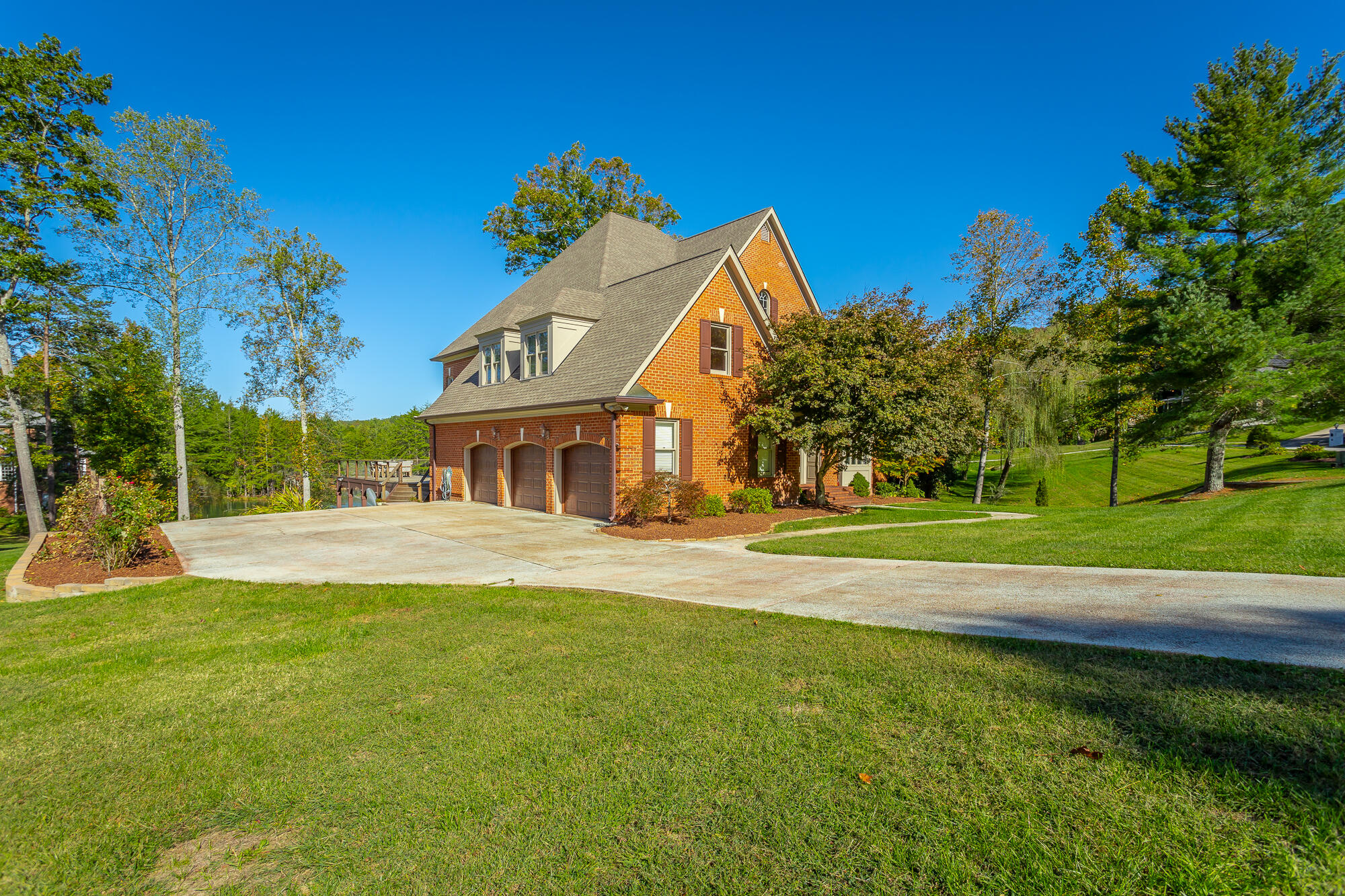 25 Ridgerock Drive Signal Mountain, TN 37377 - Photo 2 of 49 25 Ridge Rock Drive HD-22